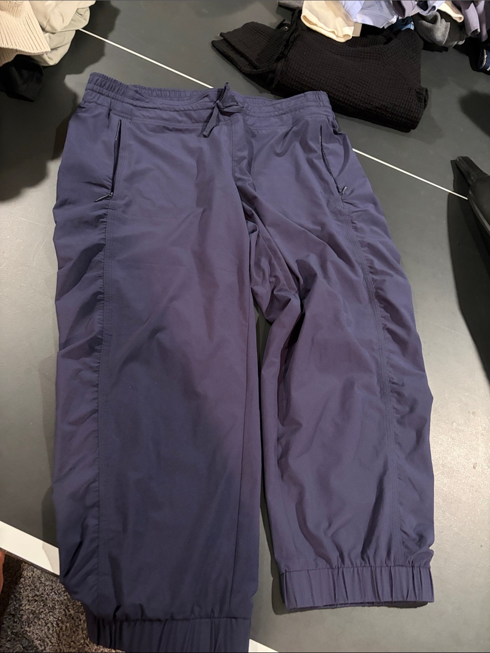 Athleta women’s cropped pants